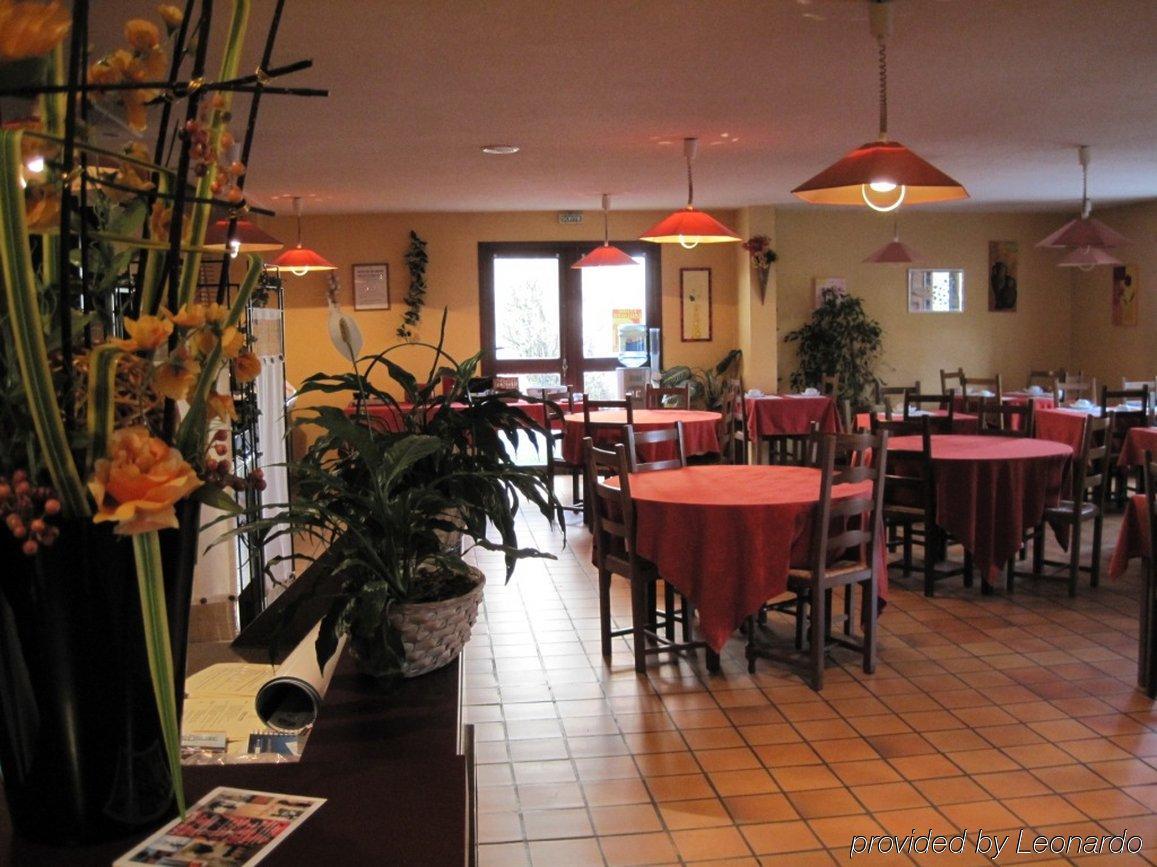 Brit Hotel Des Provinces - Orleans Sud Olivet  Restaurant foto